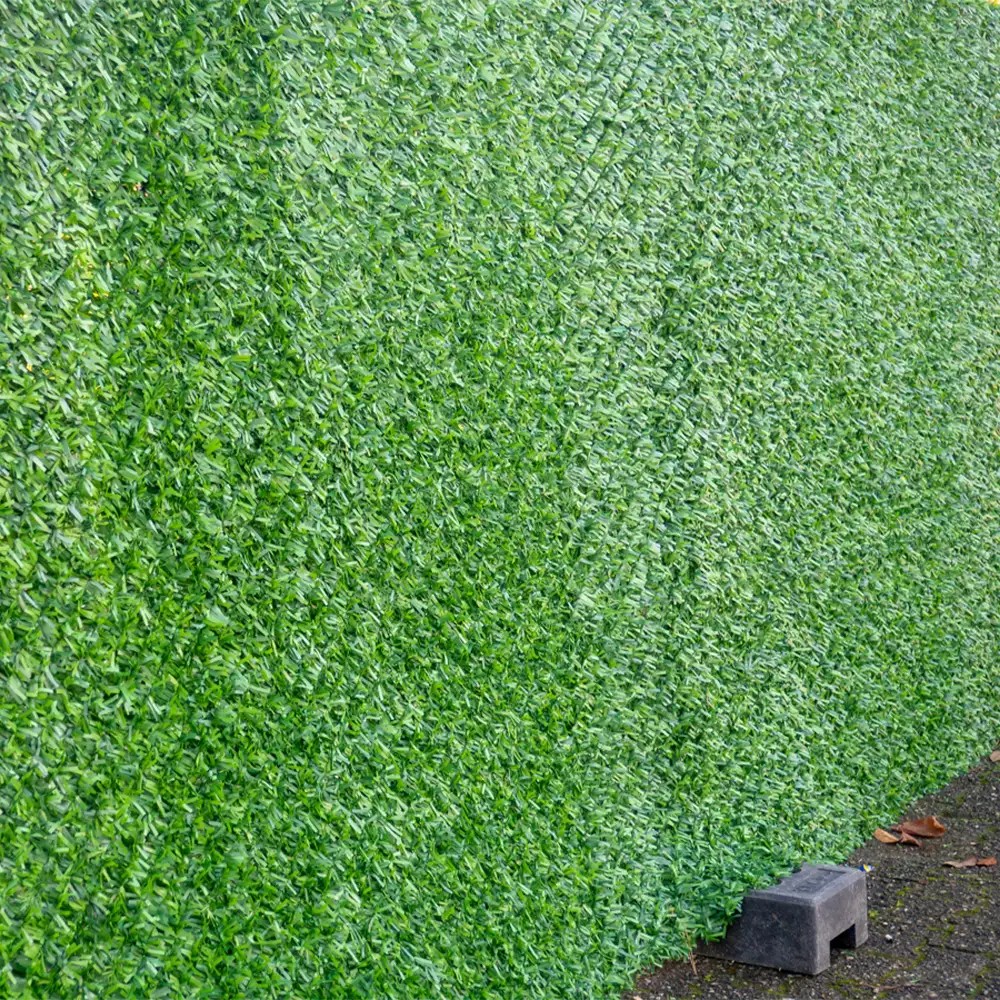 How to Choose the Right Grass Fence for Your Property